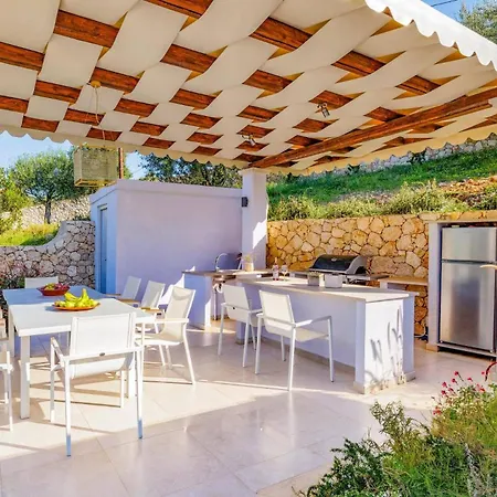 Villa Tila By *